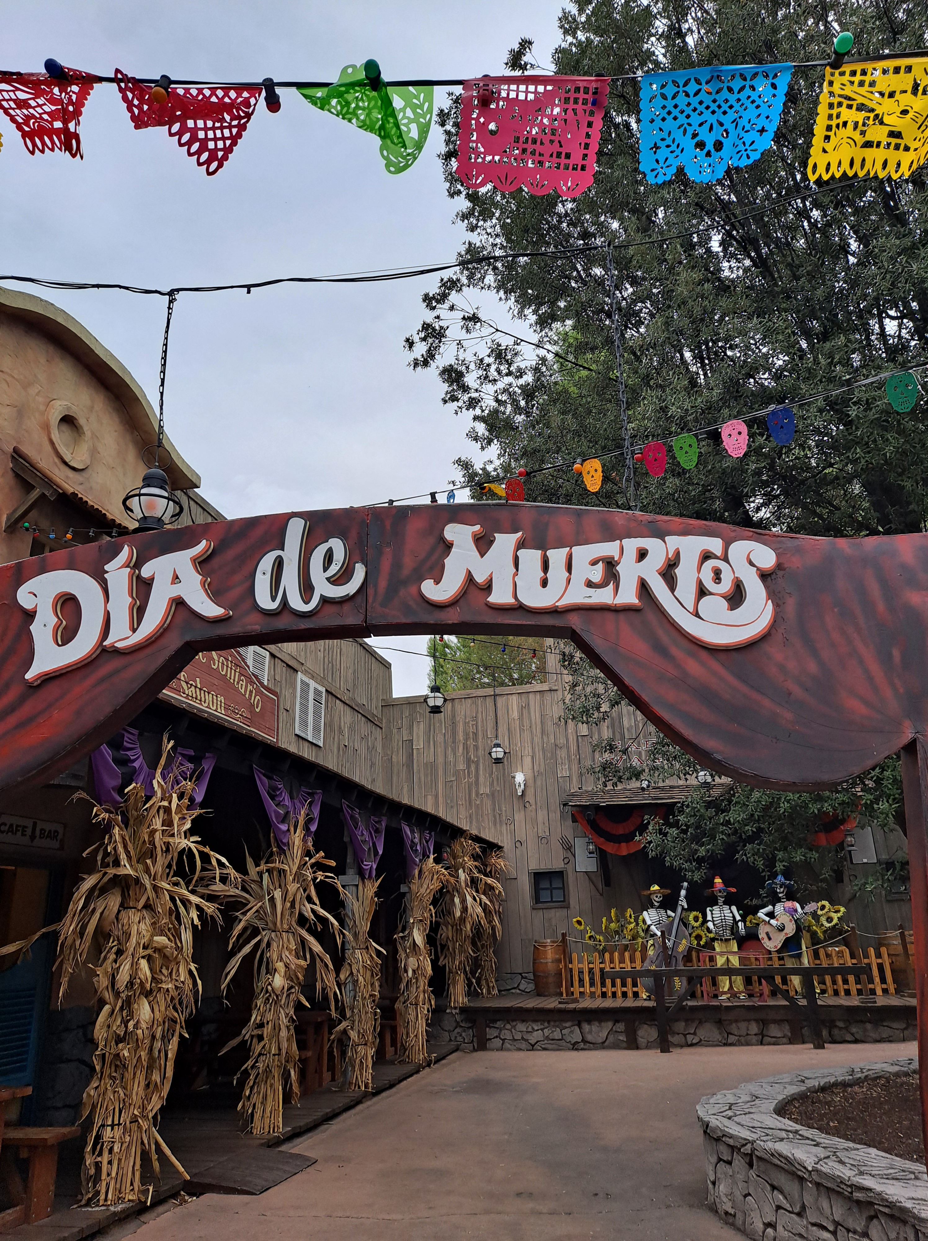 Retazos De Cultura. Halloween De Warner